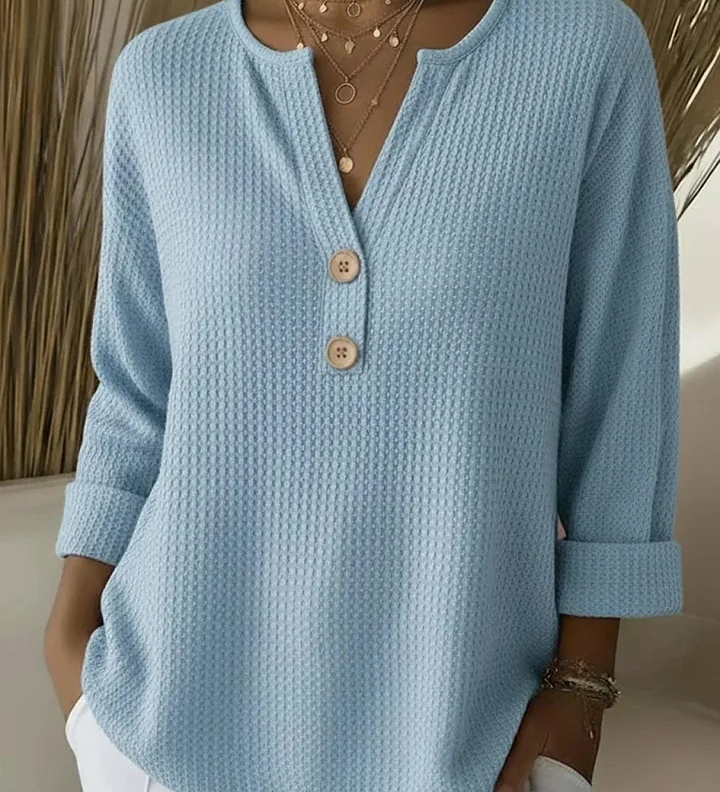 Λουσία | T-shirt Henley με υφή γκοφρέ και κουμπιά